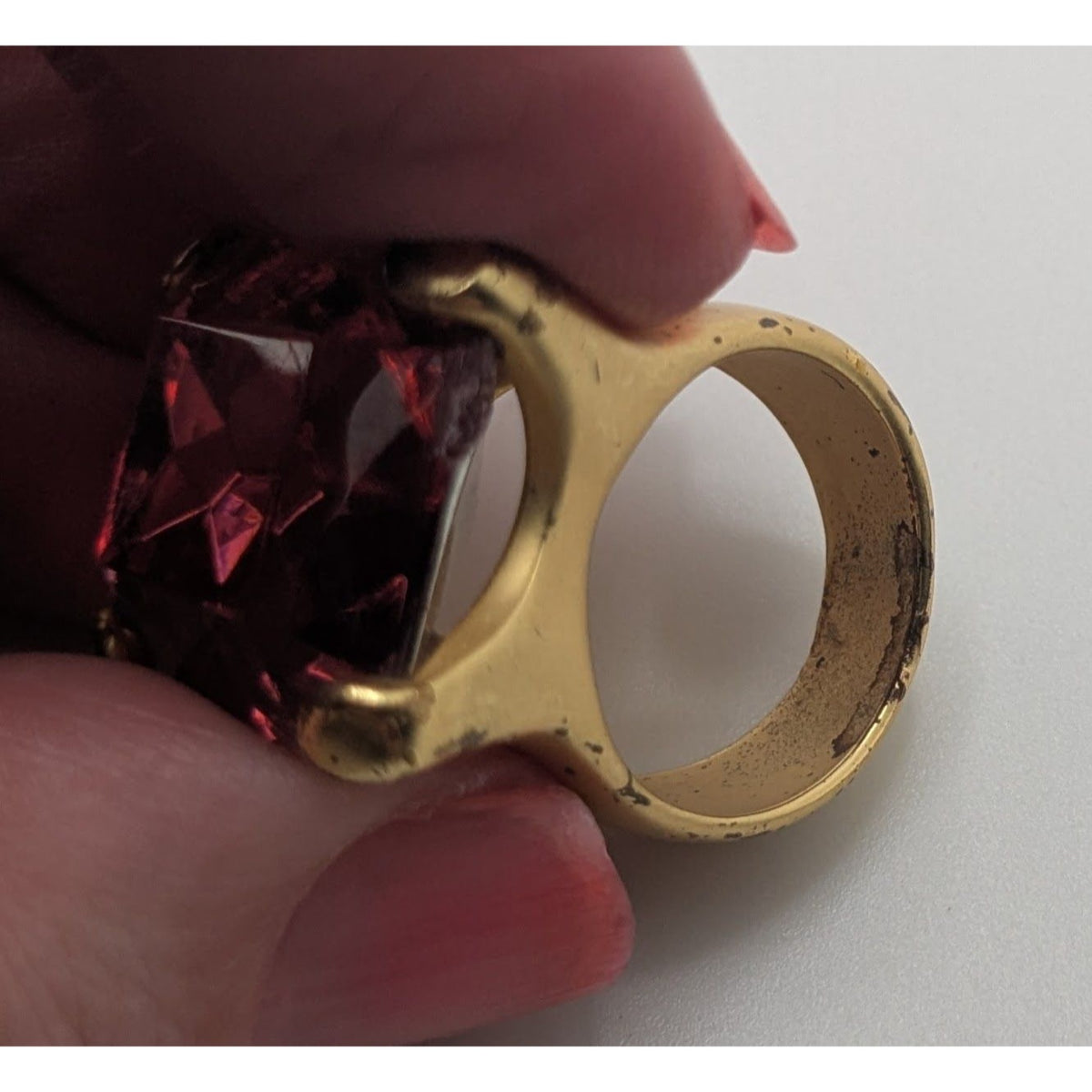 Vintage Glam Y2K Pink Crystal Gold Tone Oversized Cocktail Statement Ring