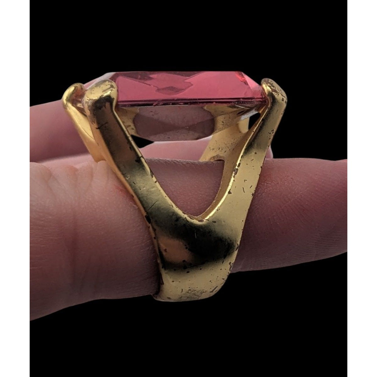 Vintage Glam Y2K Pink Crystal Gold Tone Oversized Cocktail Statement Ring