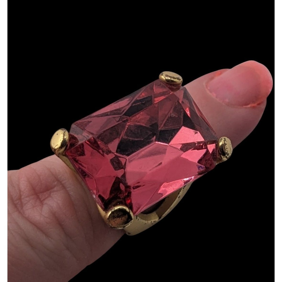 Vintage Glam Y2K Pink Crystal Gold Tone Oversized Cocktail Statement Ring