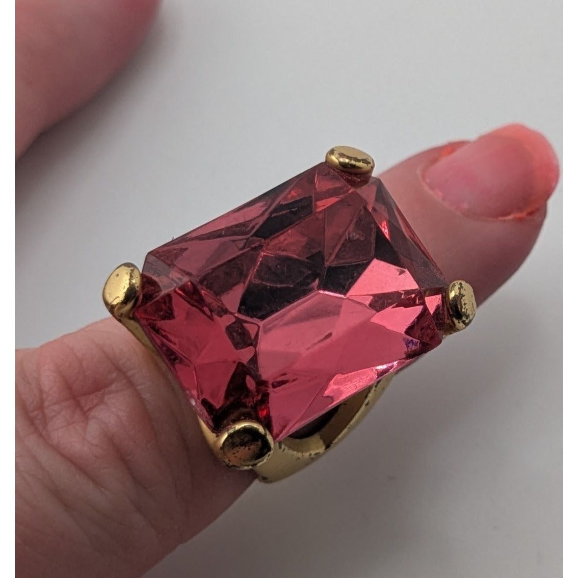 Vintage Glam Y2K Pink Crystal Gold Tone Oversized Cocktail Statement Ring