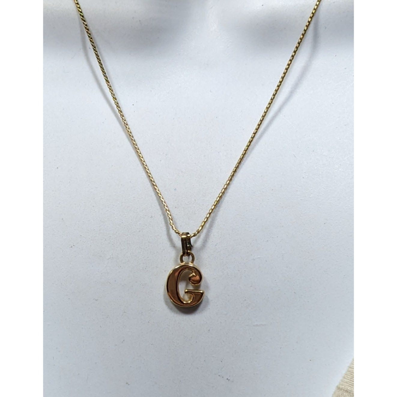 Vintage Monet Gold Tone Initial "G" Pendant Necklace
