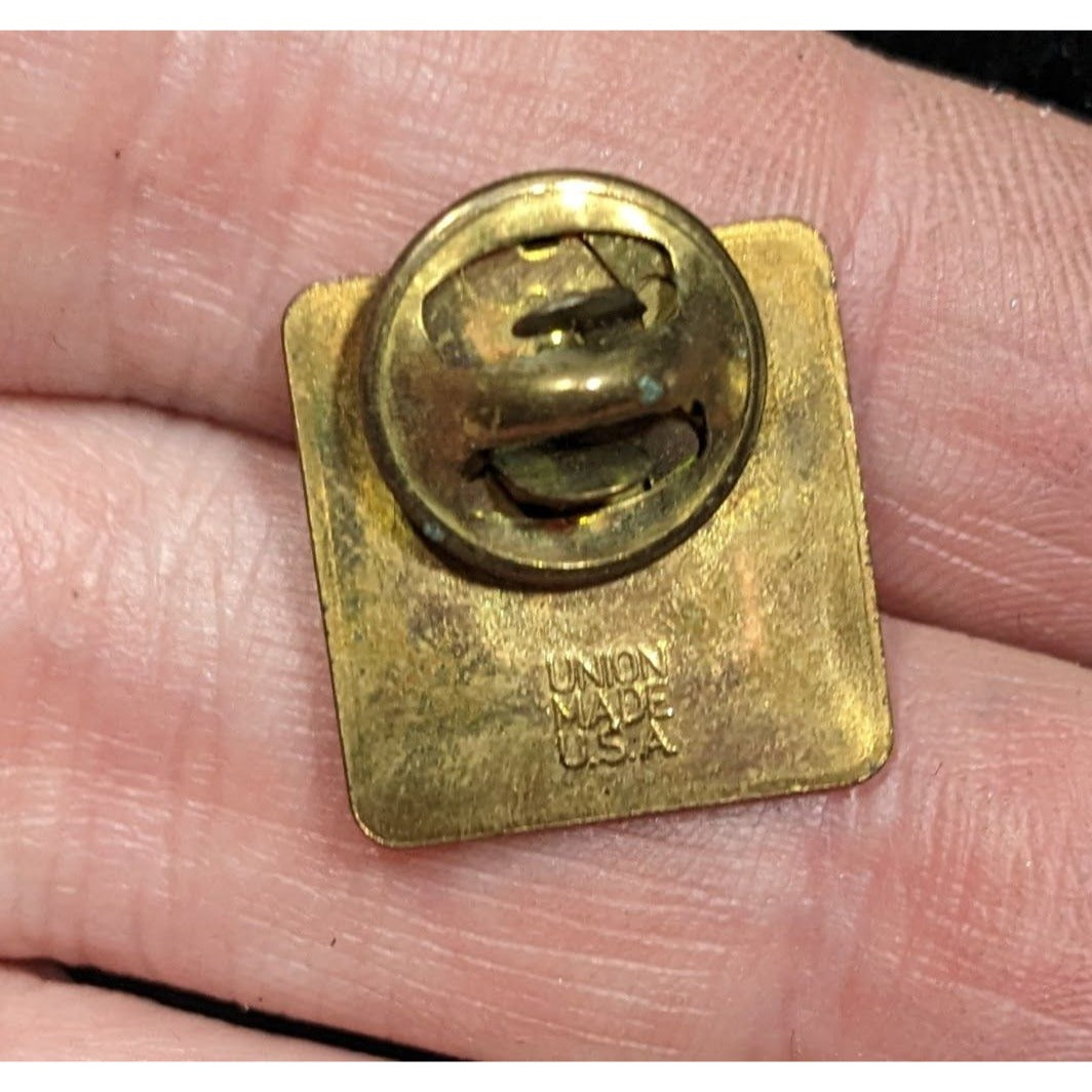 Vintage United Way USA Union Made Gold Tone Lapel Pin