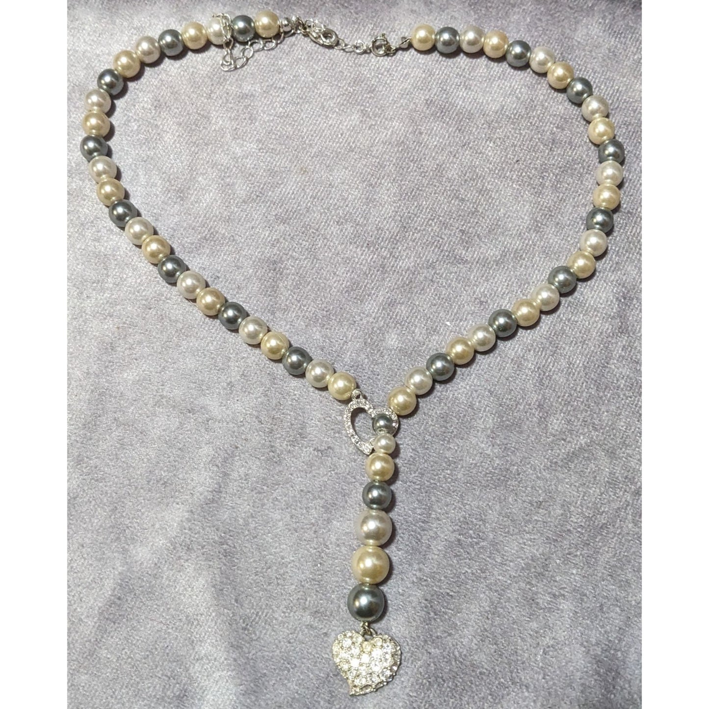 Vintage Avon Grey And White Faux Pearl Silver Tone Rhinestone Heart Lariat Necklace