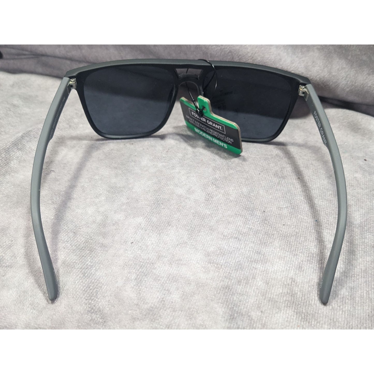 Foster Grant Modern Men's Black And Grey Retro Aviator Sunglasses