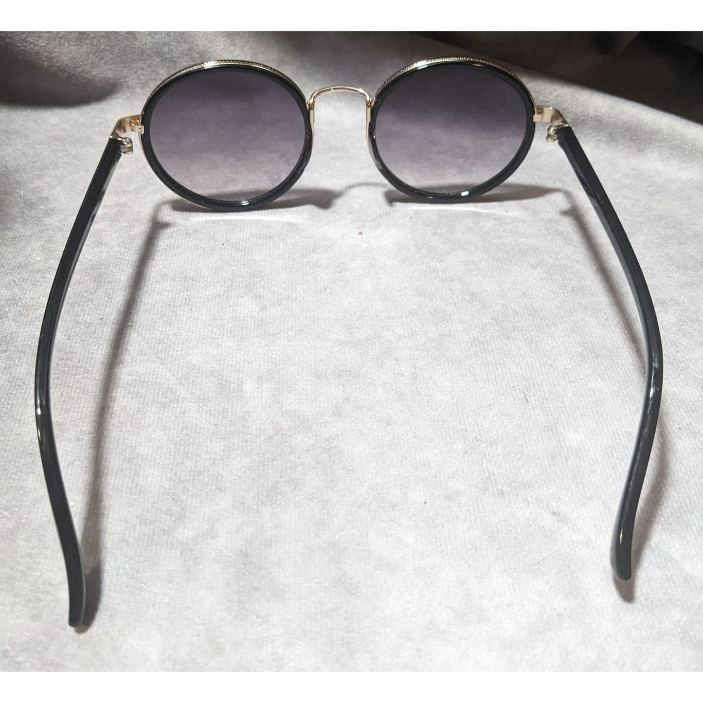 Black And Gold Classic Round  Sunglasses