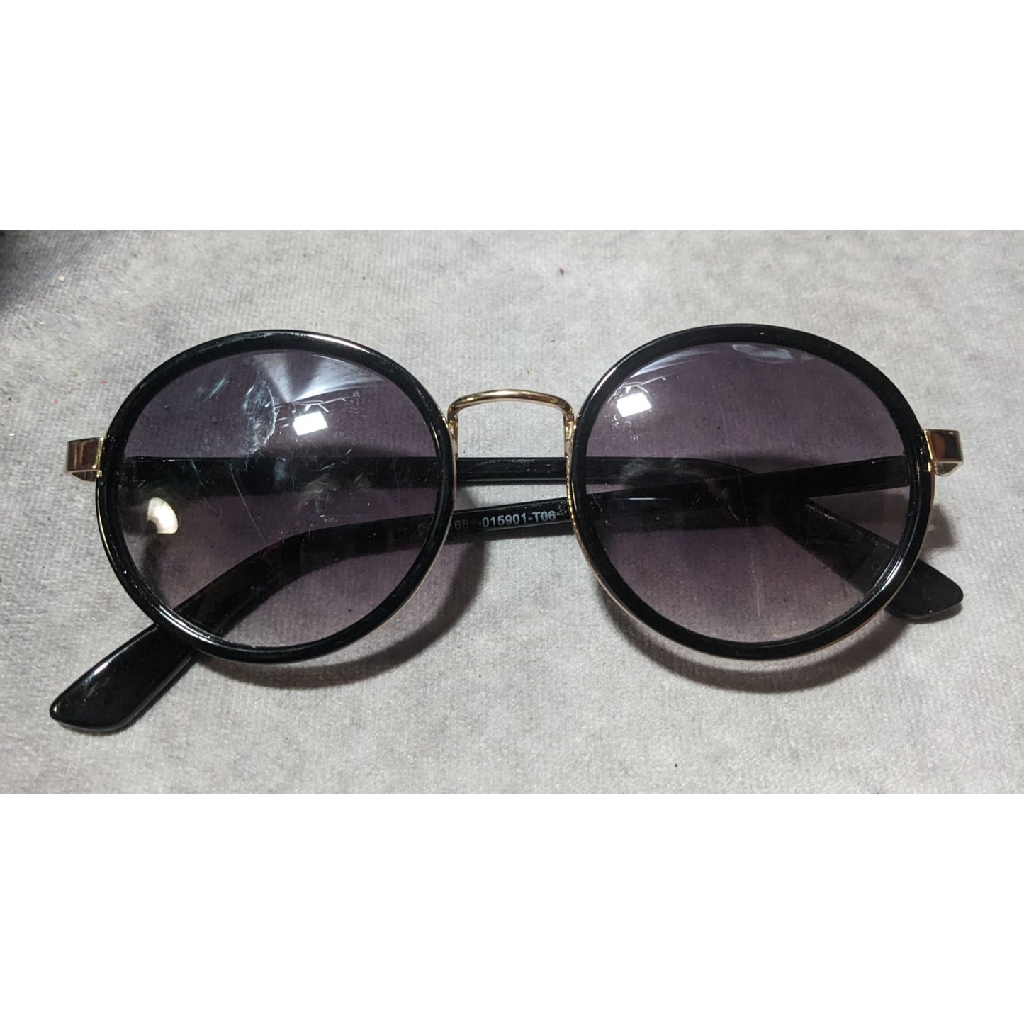 Black And Gold Classic Round  Sunglasses