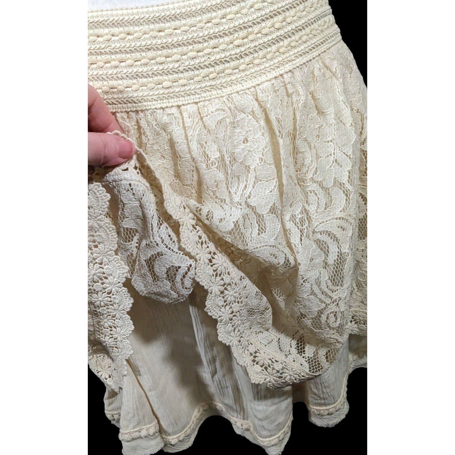 Miss Me Cream Lace Layered Knee Length Skirt Size Large