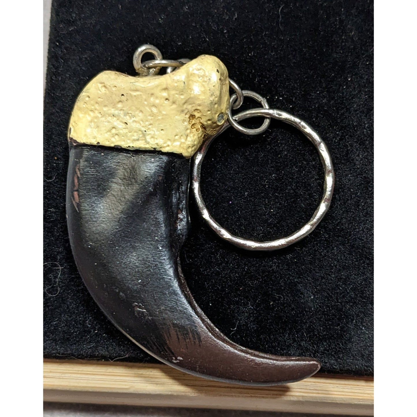 Rugged Rustic Imitation Bear Claw Keychain