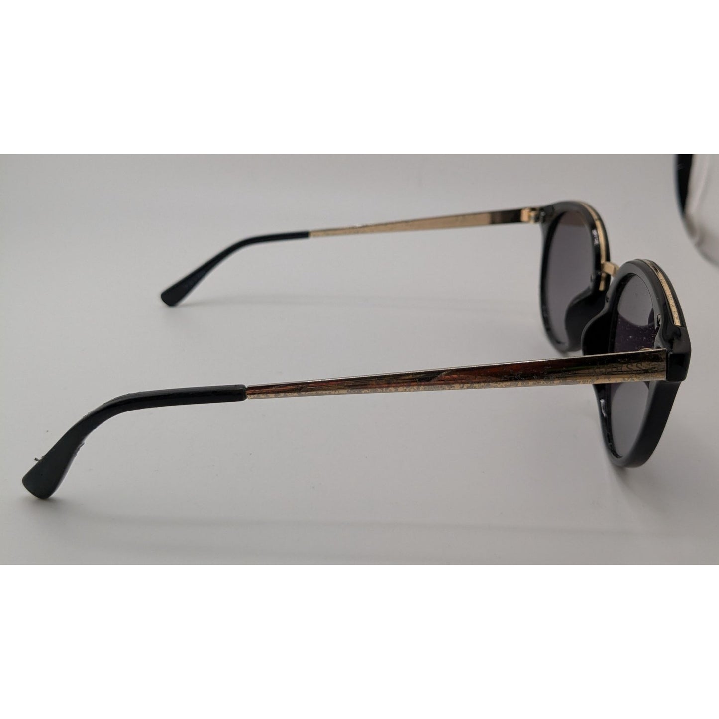 Guess GF0305 Black & Gold Round Sunglasses