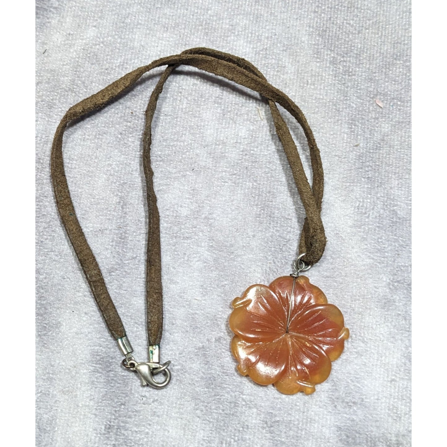 Vintage Carved Orange Stone Flower Pendant Necklace