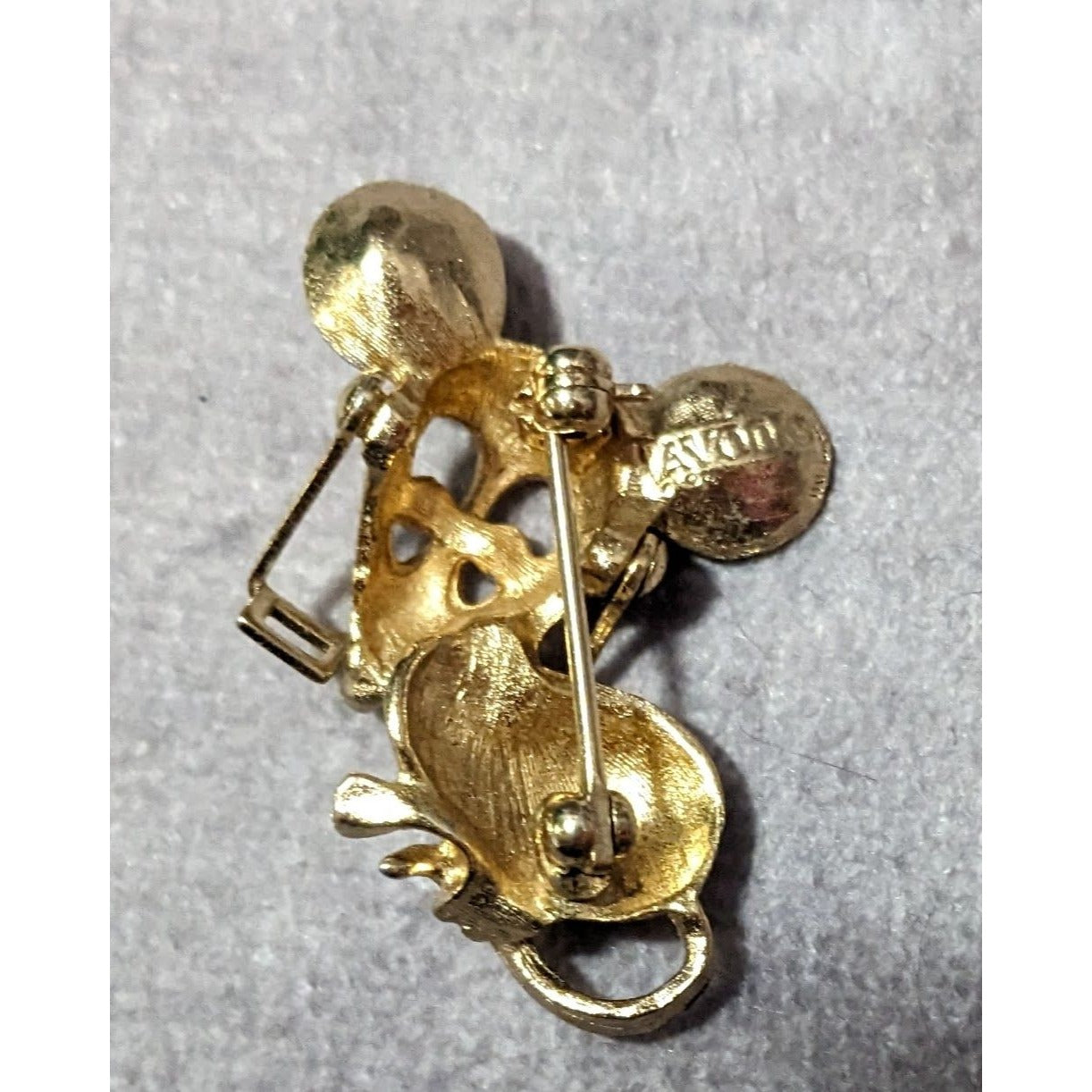 Vintage Avon Reading Mouse Gold Tone Brooch With Articulated Glasses