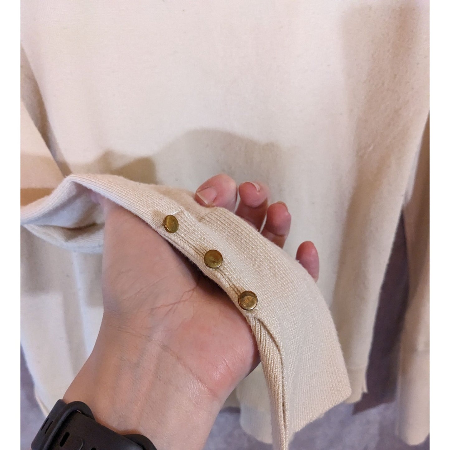 Philosophy Ivory Knit Sweater With Buttoned Cuffs Ruffle Hem Size Large