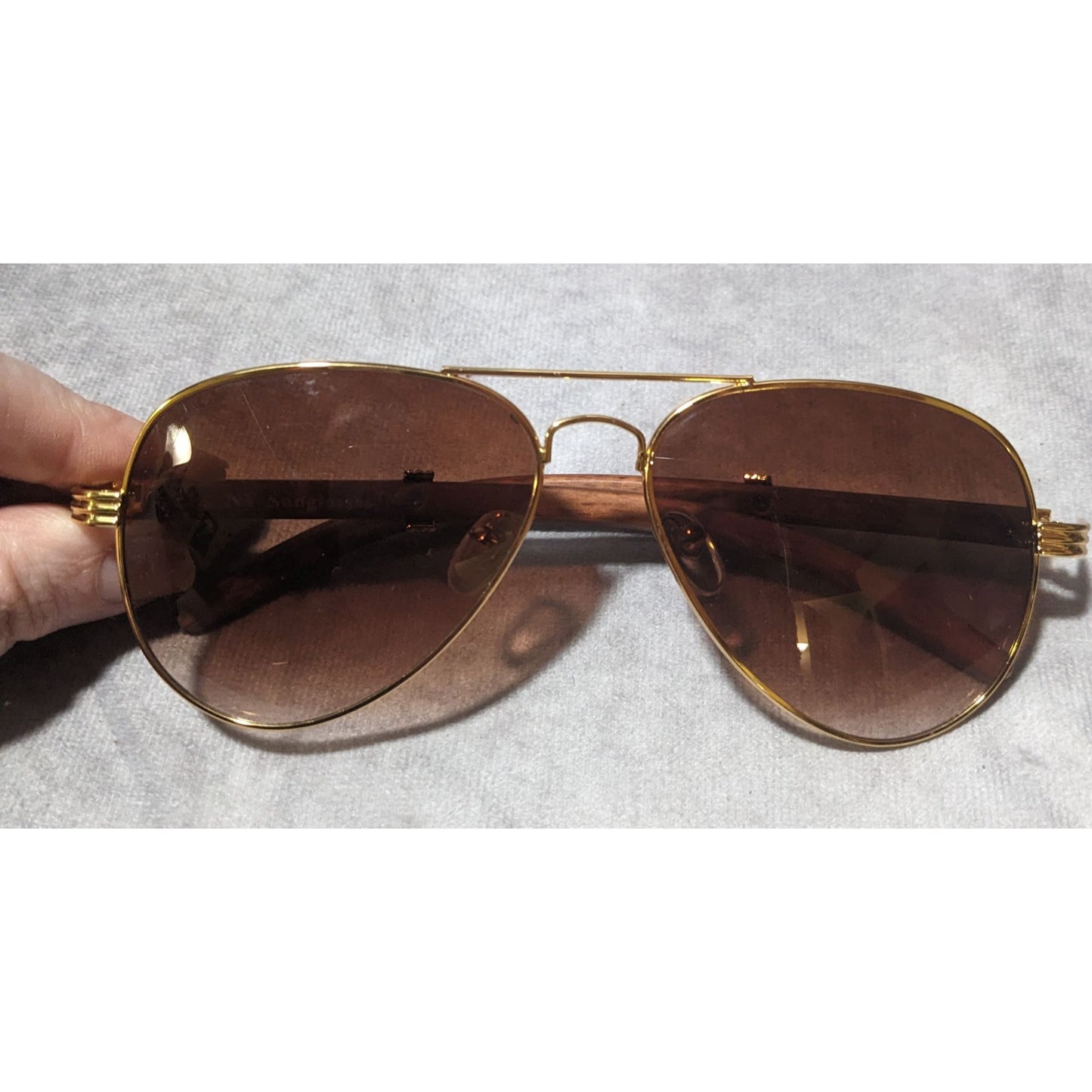 NY Sunglasses Gold And Wood Look Aviator Sunglasses