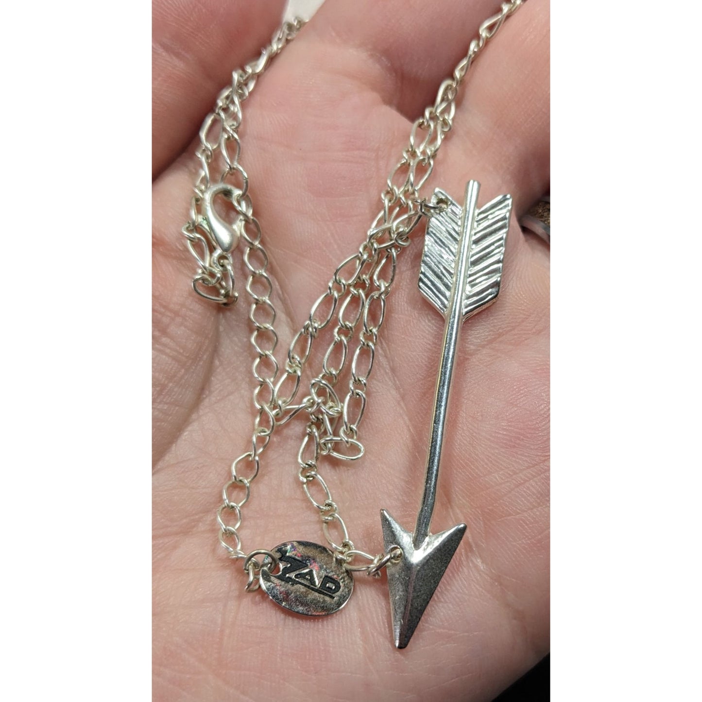 ZAD Vintage 90s Silver Tone Arrow Necklace