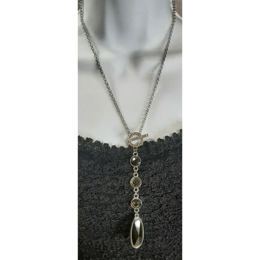 Vintage-Inspired Toggle Pendant Necklace With Faceted Olive-Hued Stones
