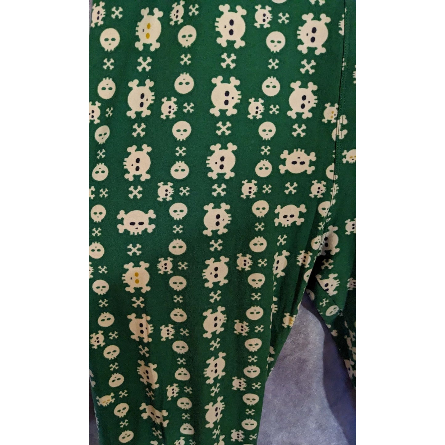 LuLaRoe Gothic Punk Green Skull Leggings