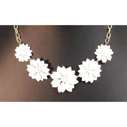 Vintage White Poinsettia Holiday Necklace