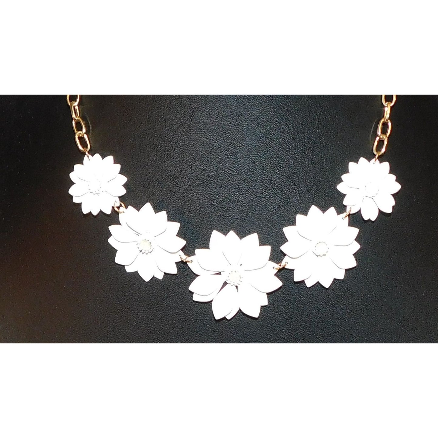 Vintage White Poinsettia Holiday Necklace