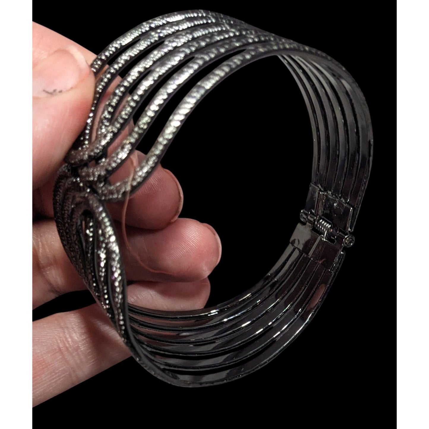 Gothic Gunmetal Tone Textured Loop Clamper Bracelet