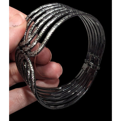 Gothic Gunmetal Tone Textured Loop Clamper Bracelet