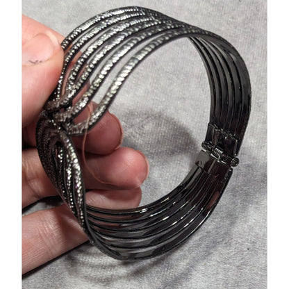 Gothic Gunmetal Tone Textured Loop Clamper Bracelet