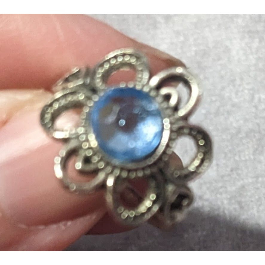 Floral Silver Tone Blue Gemmed Fashion Ring Size 6