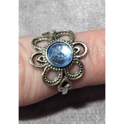 Floral Silver Tone Blue Gemmed Fashion Ring Size 6