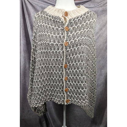 Simply Noelle Grey And White Chunky Knit Button Down Poncho