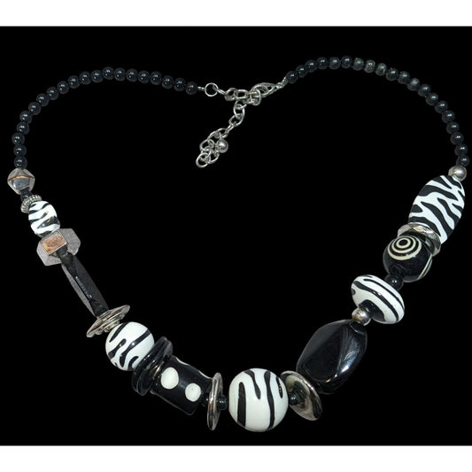 Funky 80s Style Black And White Geometric Pattern Beaded Necklace
