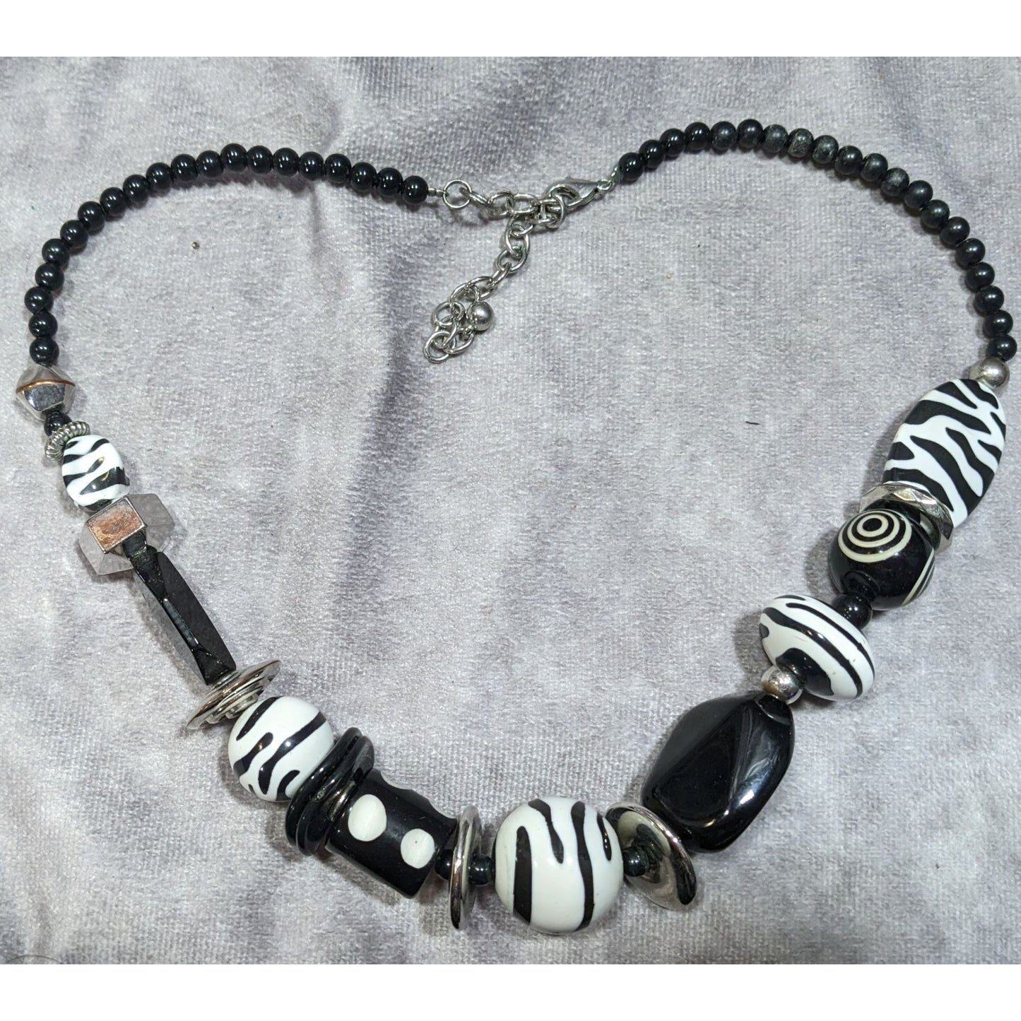 Funky 80s Style Black And White Geometric Pattern Beaded Necklace