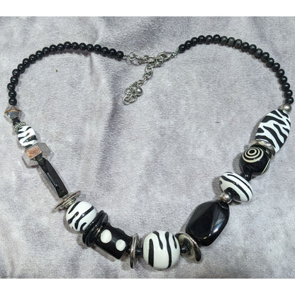 Funky 80s Style Black And White Geometric Pattern Beaded Necklace