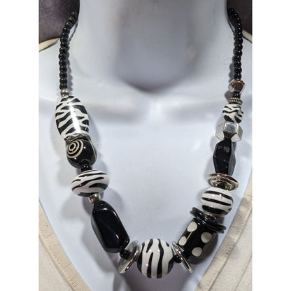 Funky 80s Style Black And White Geometric Pattern Beaded Necklace
