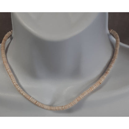 Beachy 90s Style Cream Puka Shell Necklace