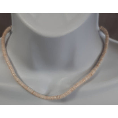 Beachy 90s Style Cream Puka Shell Necklace