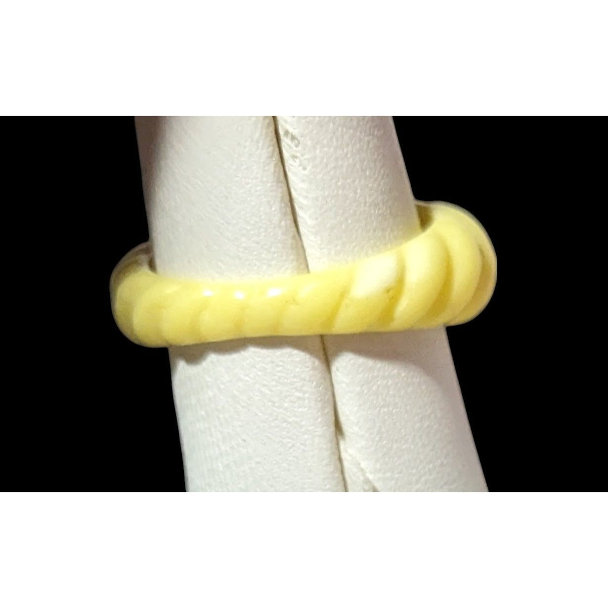 Vintage Yellow Scalloped Costume Fashion Ring