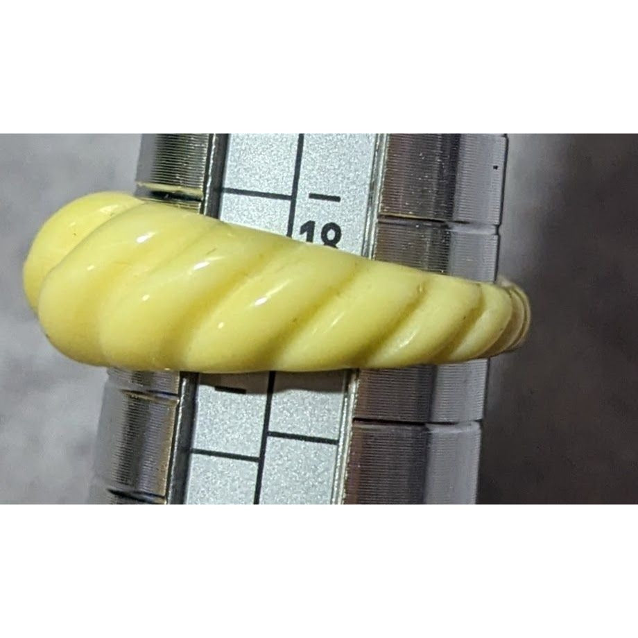 Vintage Yellow Scalloped Costume Fashion Ring