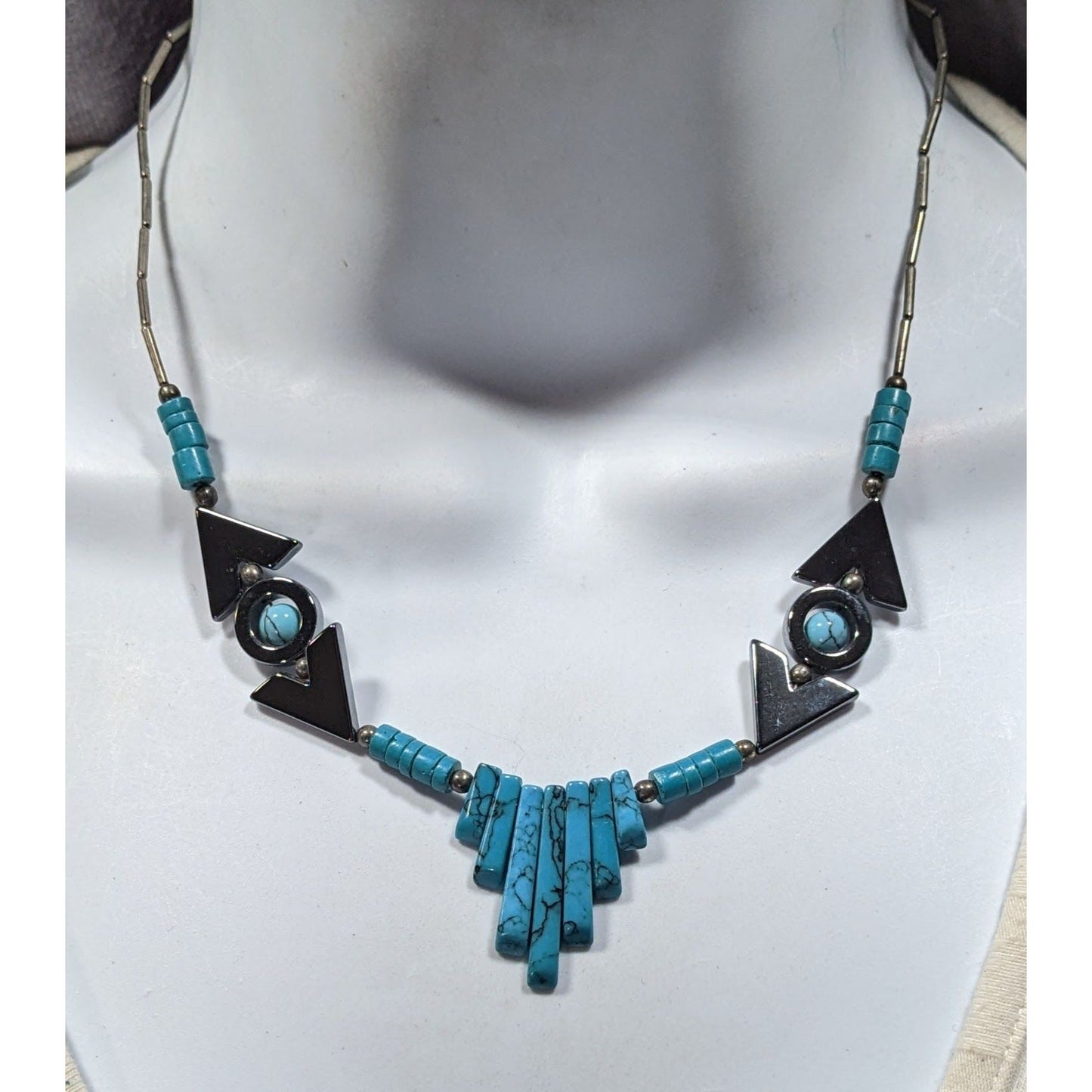 Vintage Southwestern Hematite Liquid Silver And Faux Turquoise Necklace
