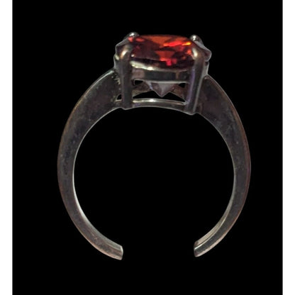 Gothic Vampire Blood Vibrant Red Gemmed Silver Tone Ring Size 9 3/4