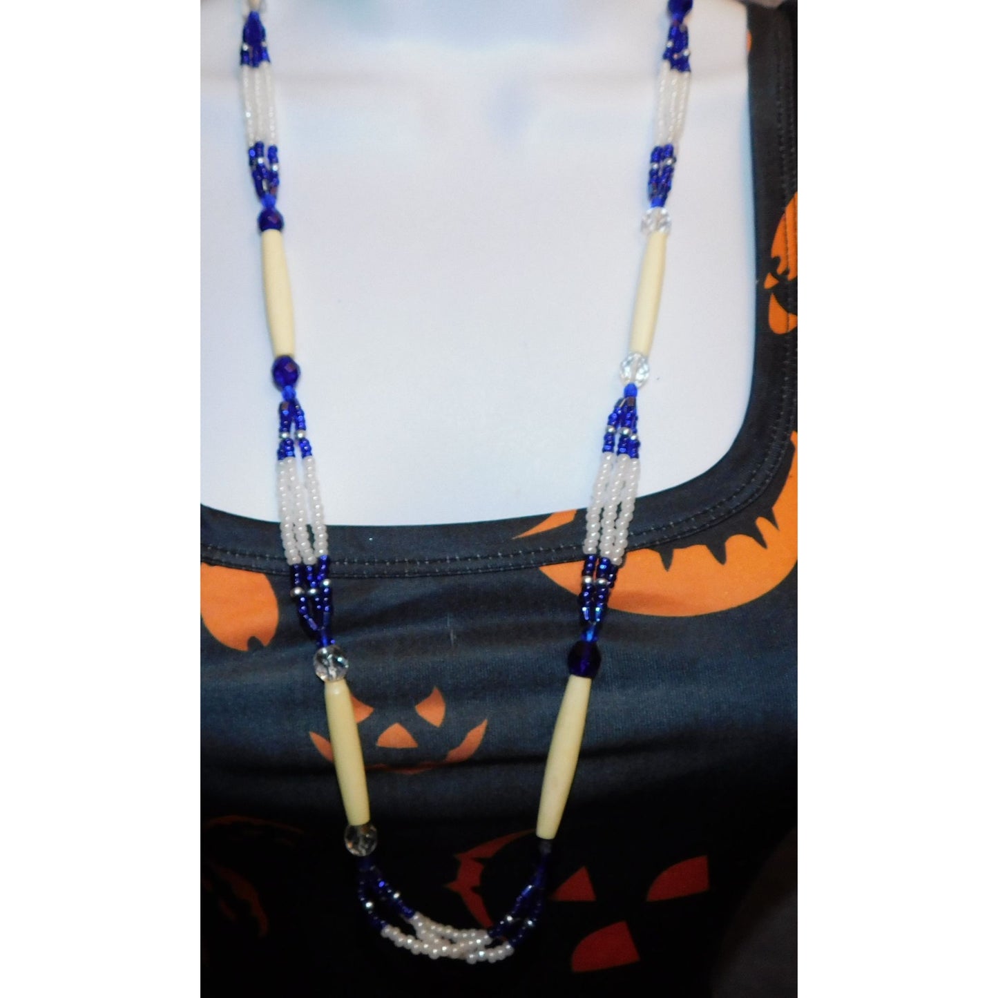 Retro Blue White And Clear Beaded Necklace