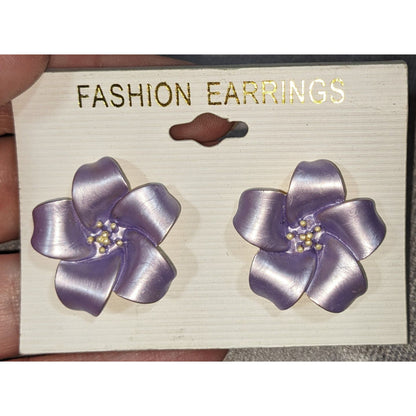 Vintage 80s Floral Metal Purple Flower Clip On Earrings NWT