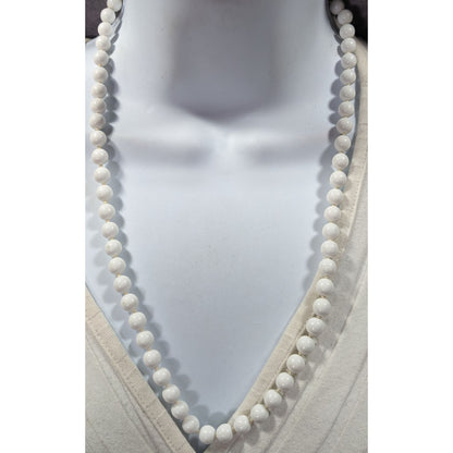 Vintage Classic White Beaded Glass Necklace