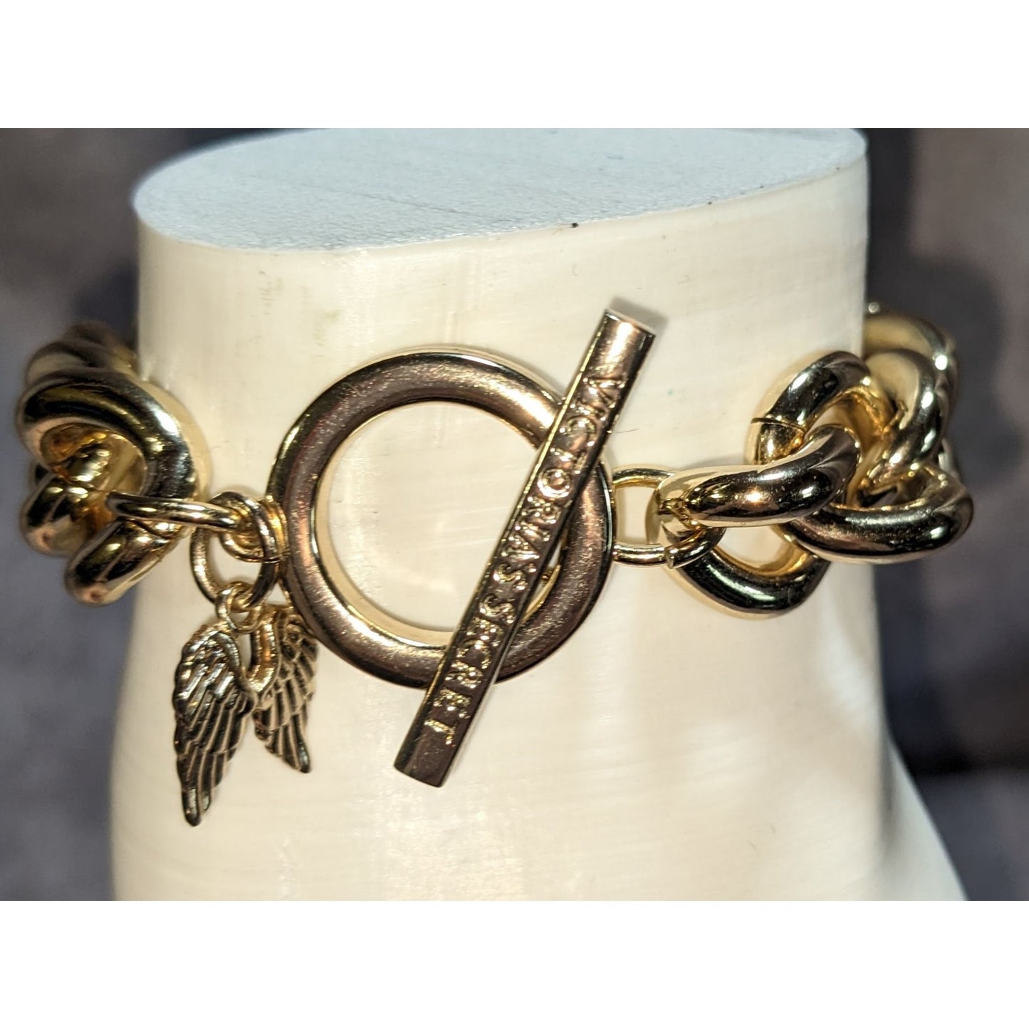 Victorias Secret Gold Tone Bracelet With Crystal Accents & Charm