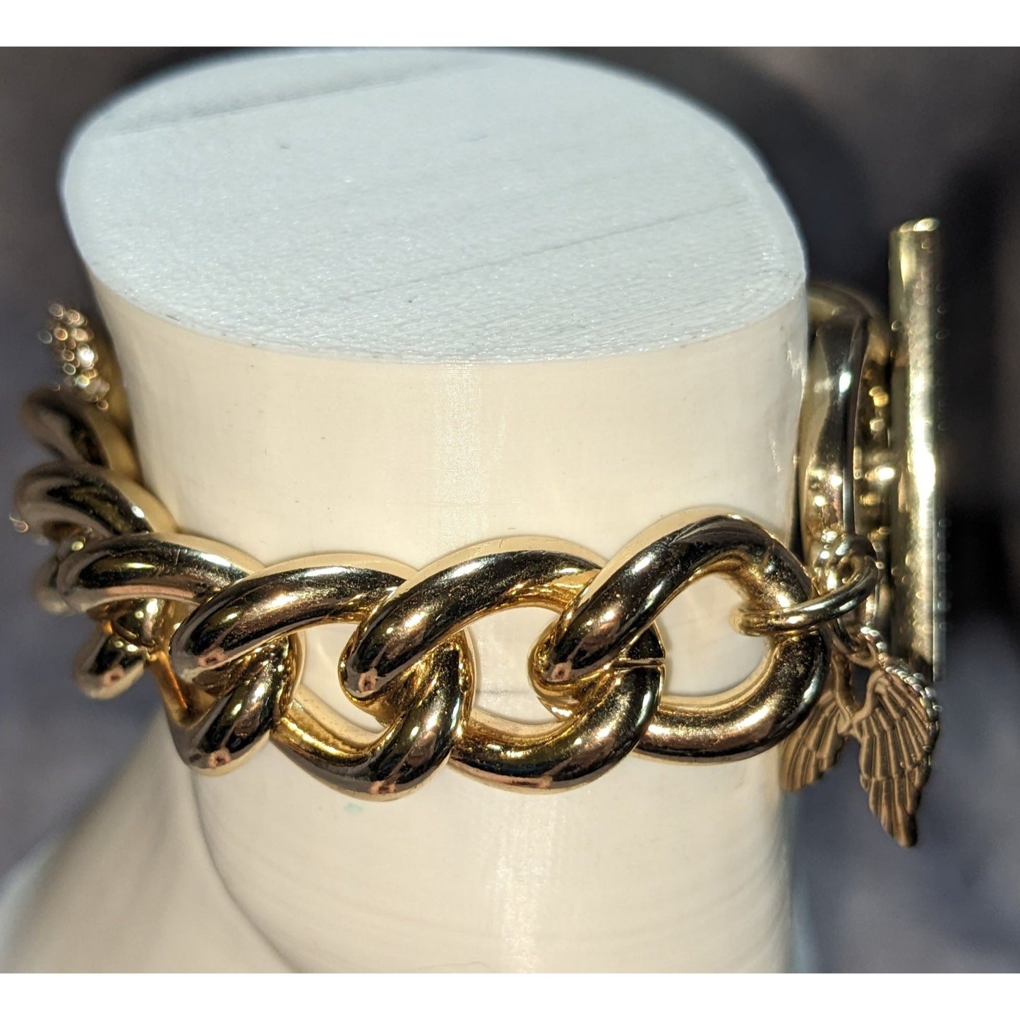 Victorias Secret Gold Tone Bracelet With Crystal Accents & Charm