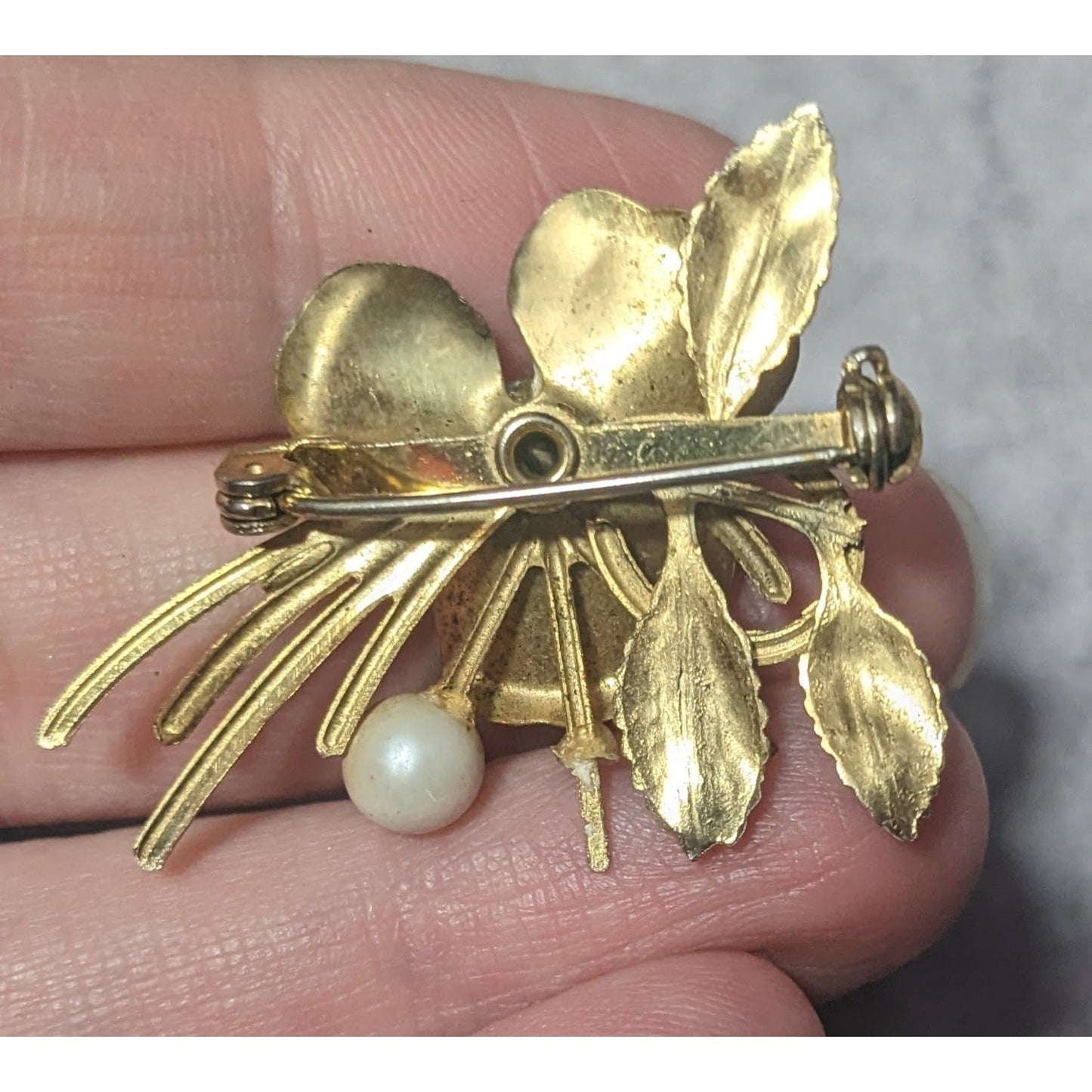 Vintage Cream And Gold Tone Whimsical Fantasy Floral Brooch