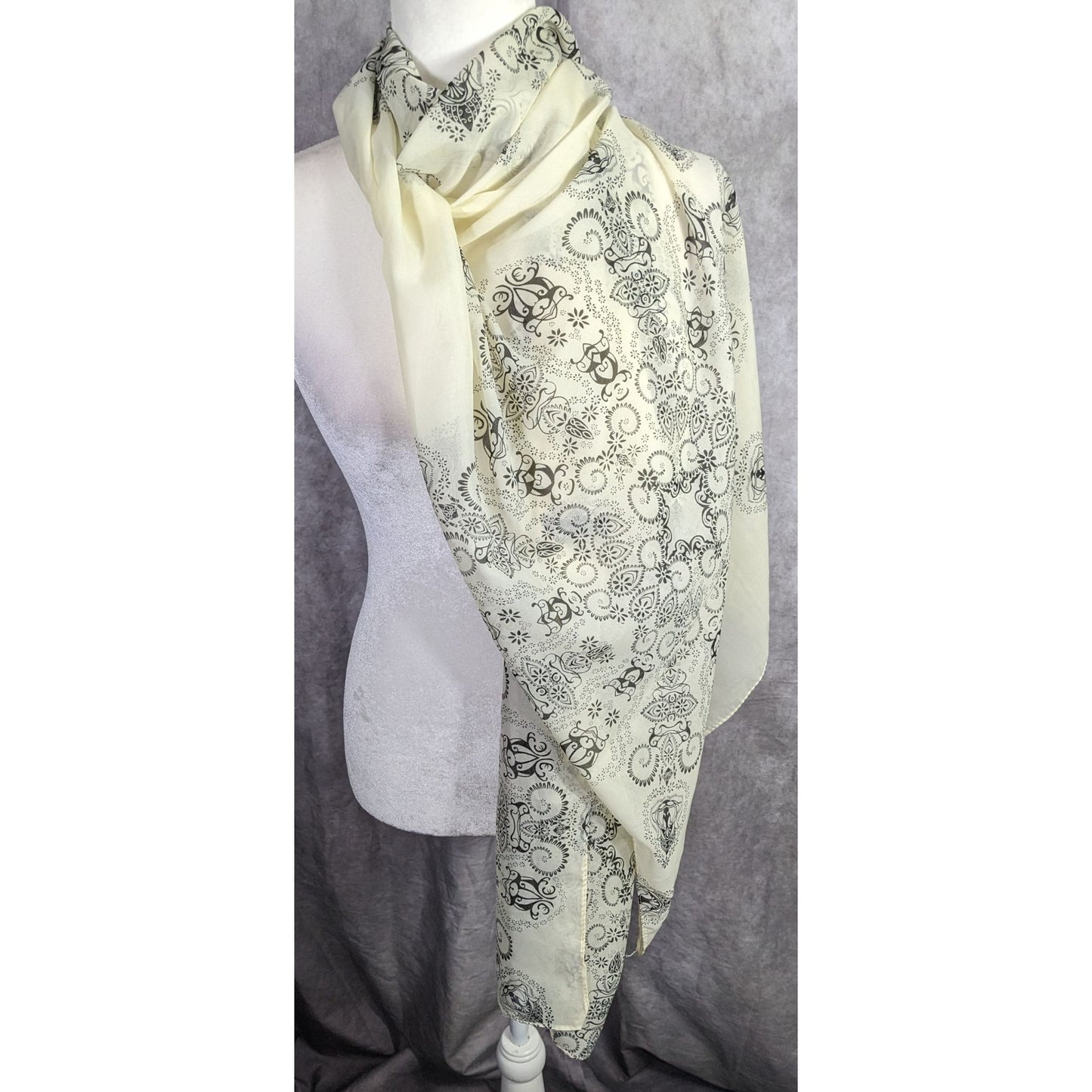 Eren Akesuar Paisley Print Scarf Lightweight 71"x27" Elegant Black & White Design