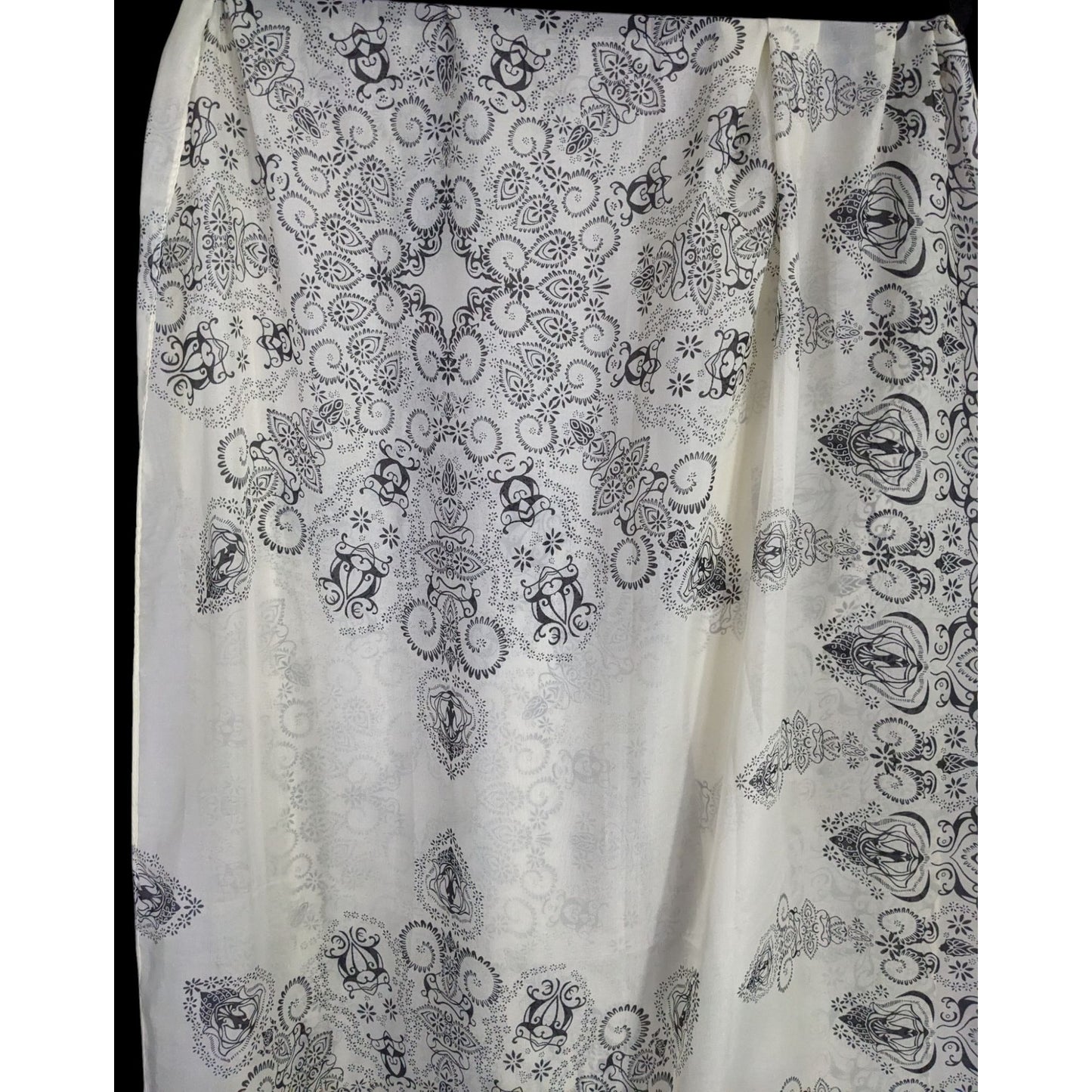 Eren Akesuar Paisley Print Scarf Lightweight 71"x27" Elegant Black & White Design