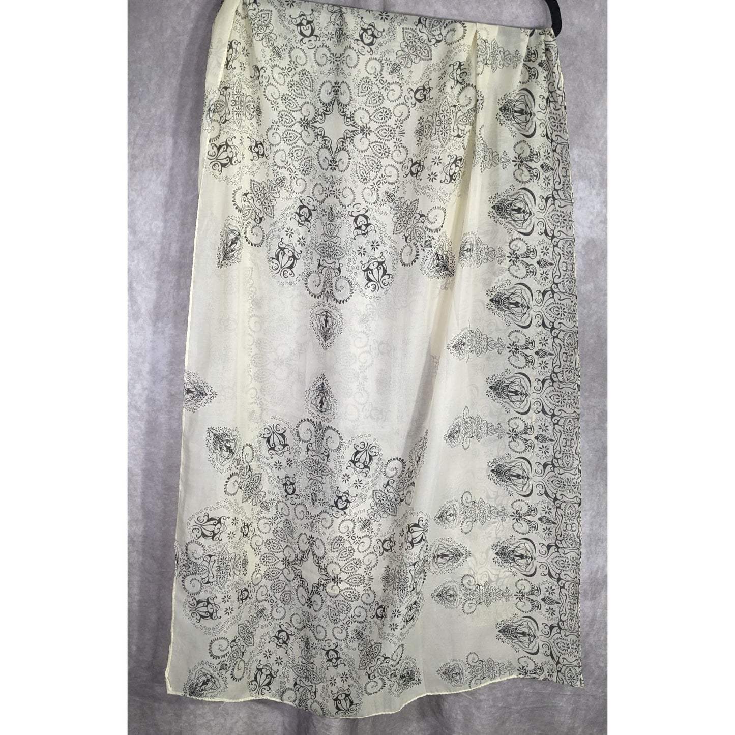 Eren Akesuar Paisley Print Scarf Lightweight 71"x27" Elegant Black & White Design