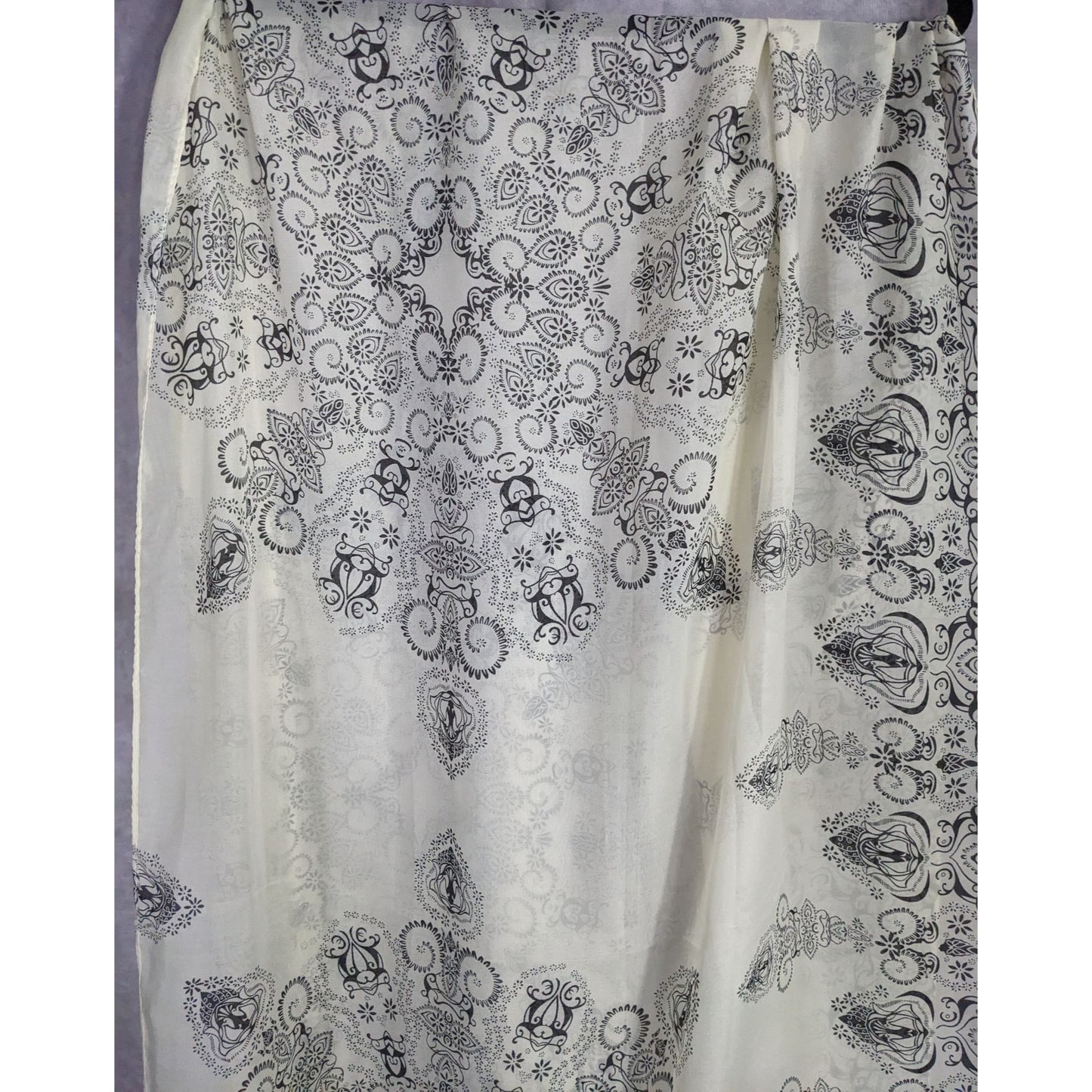 Eren Akesuar Paisley Print Scarf Lightweight 71"x27" Elegant Black & White Design