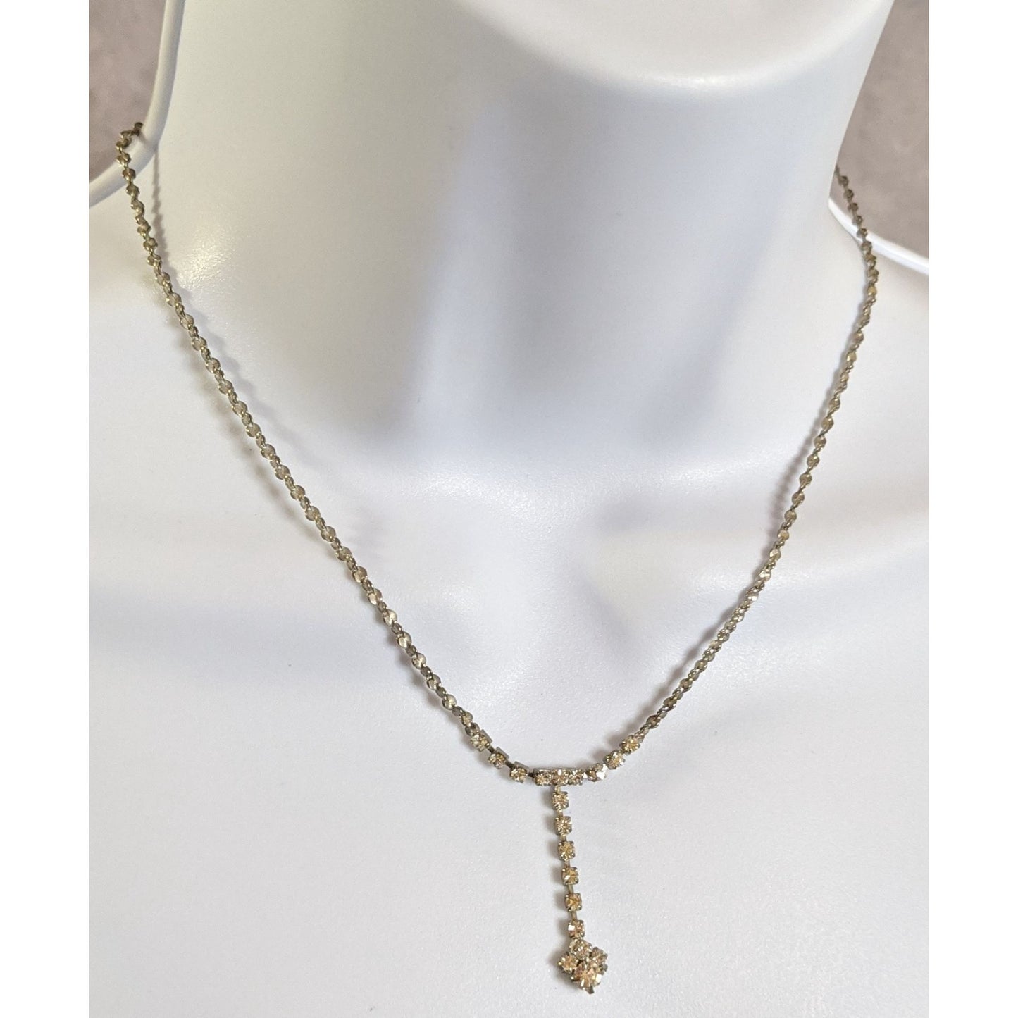 Vintage Rhinestone Y Necklace With Elegant Drop Pendant