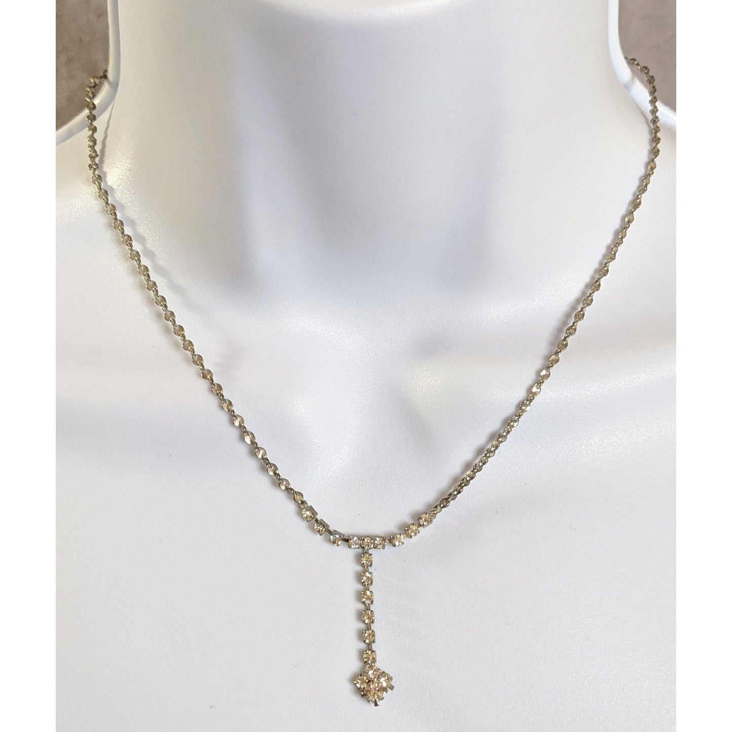 Vintage Rhinestone Y Necklace With Elegant Drop Pendant